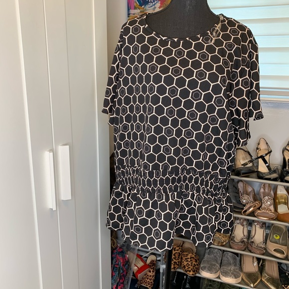 2x top - Picture 2 of 2